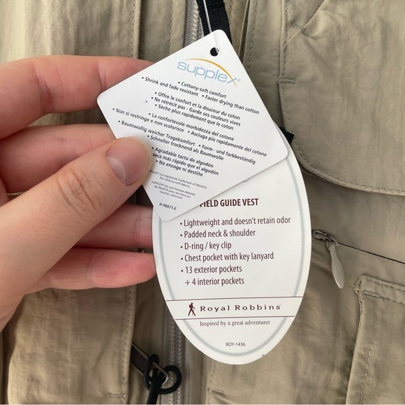 SOLD NWT ROYAL ROBINS Field Guide Vest Size S Beige Nylon Utility Outdoor Fish - Picture 3 of 9